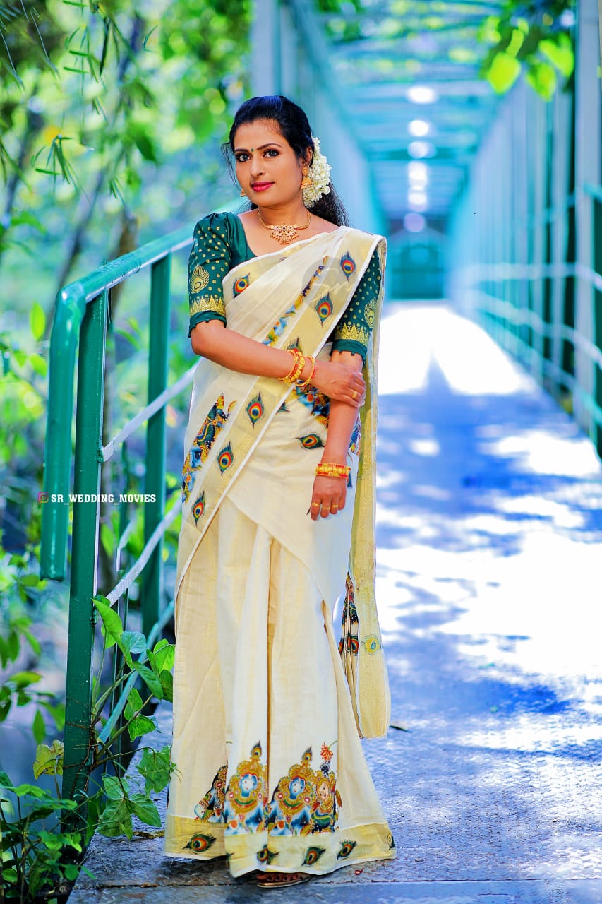 Printed Dhavani Set With Matching Printed Blouse
