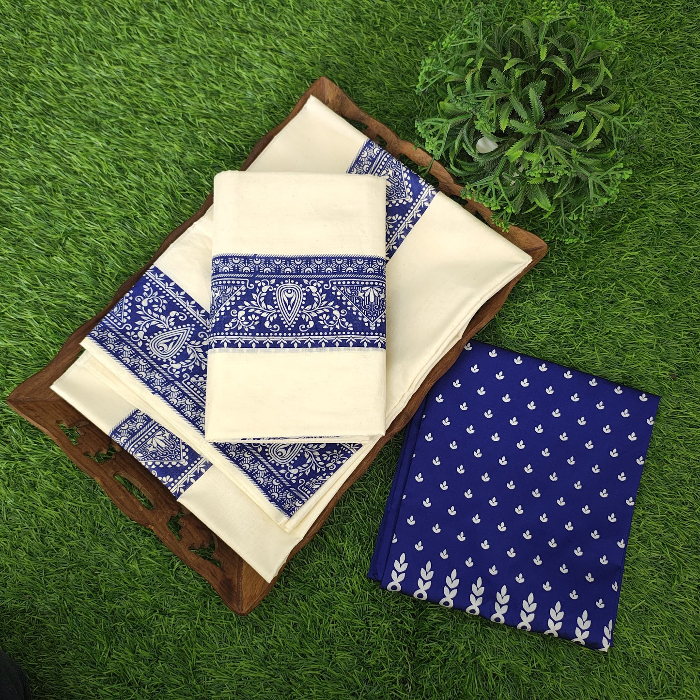 Exclusive cotton Settumund with print blouse