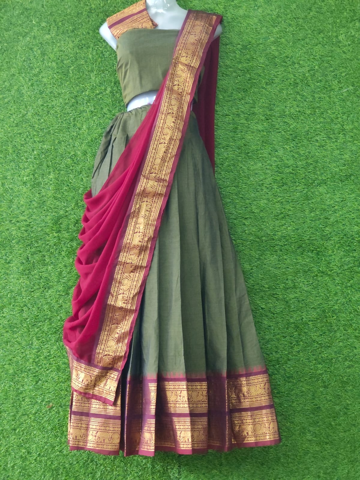 Kanchi Cotton Dhavani Set