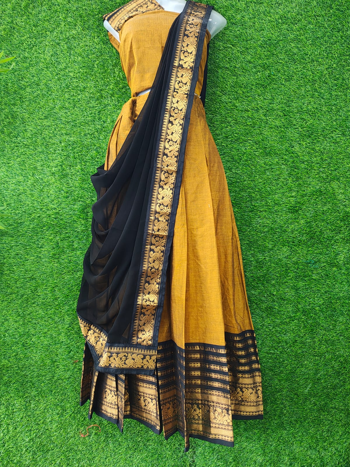 Kanchi Cotton Dhavani Set