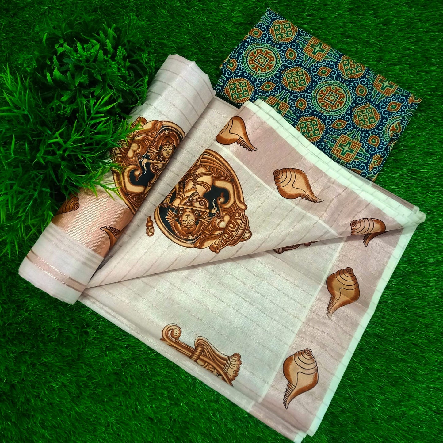 🌸 Rose gold tissue saree with mural print🌸