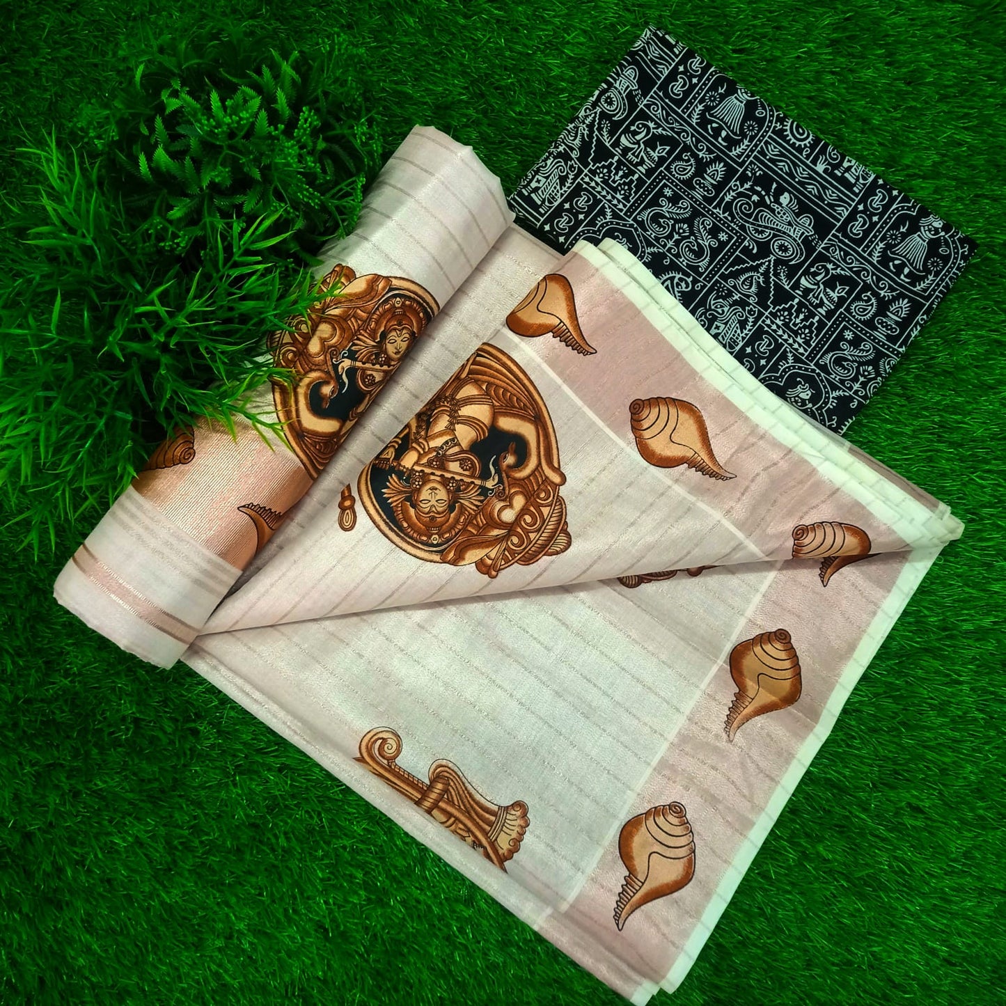 🌸 Rose gold tissue saree with mural print🌸