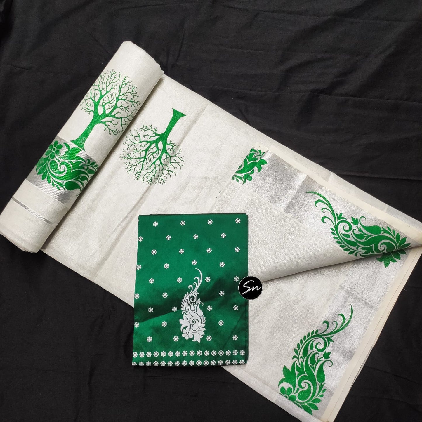 Printed Silvertissue Saree With Matching Blouse