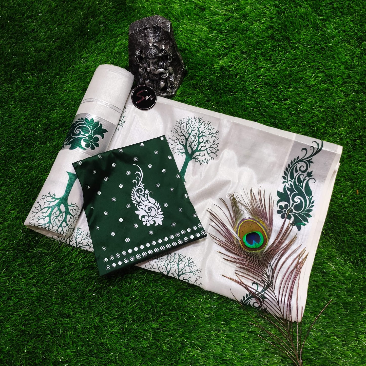 Printed Silvertissue Saree With Matching Blouse