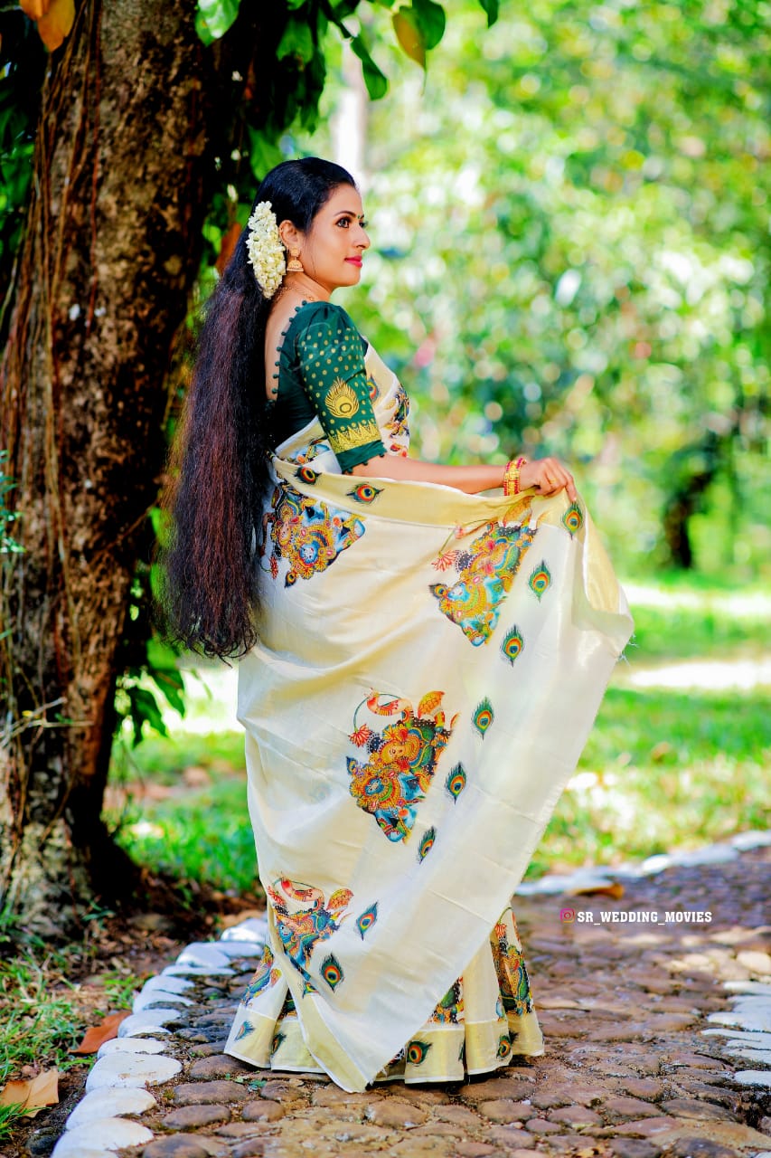 Printed Dhavani Set With Matching Printed Blouse