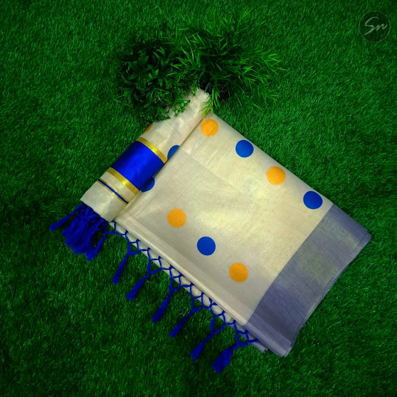Tredy design Polka dot Printed golden Tissue saree