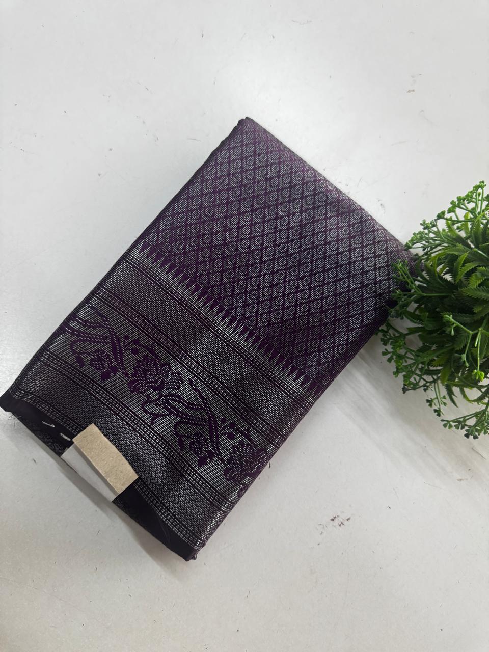 Elegant Semi Silk Saree with Rich Zari Weave*❤️