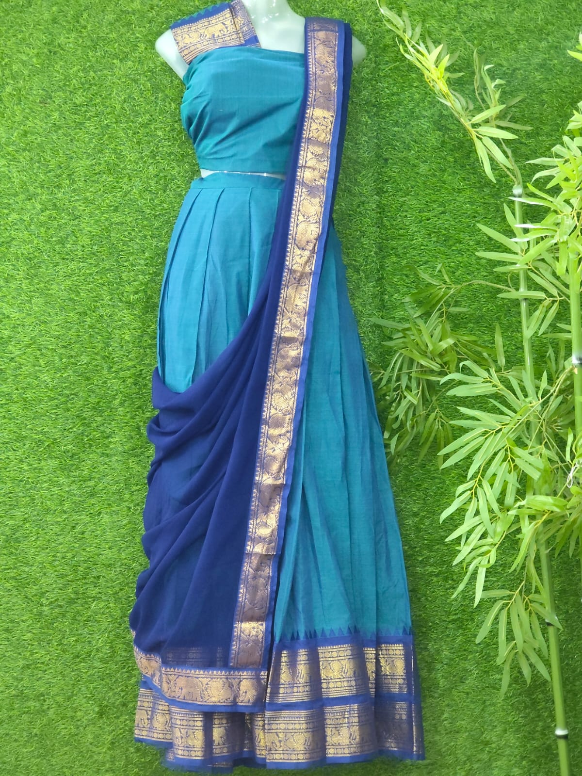 Kanchi Cotton Dhavani Set