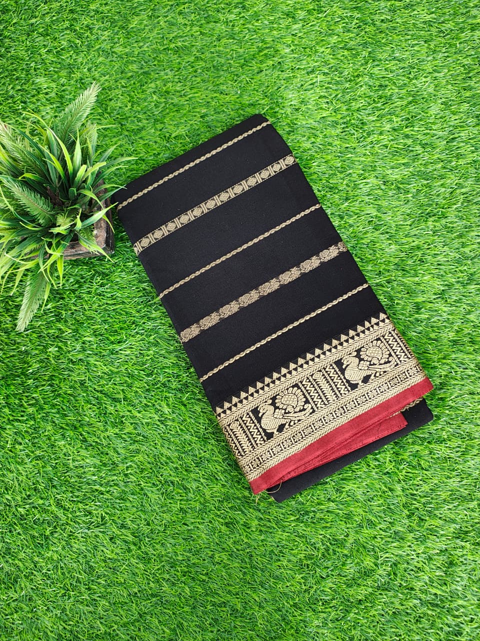 🌿 Narayanpet Heritage Cotton Saree – Traditional Elegance in Every Drape*&nbsp;