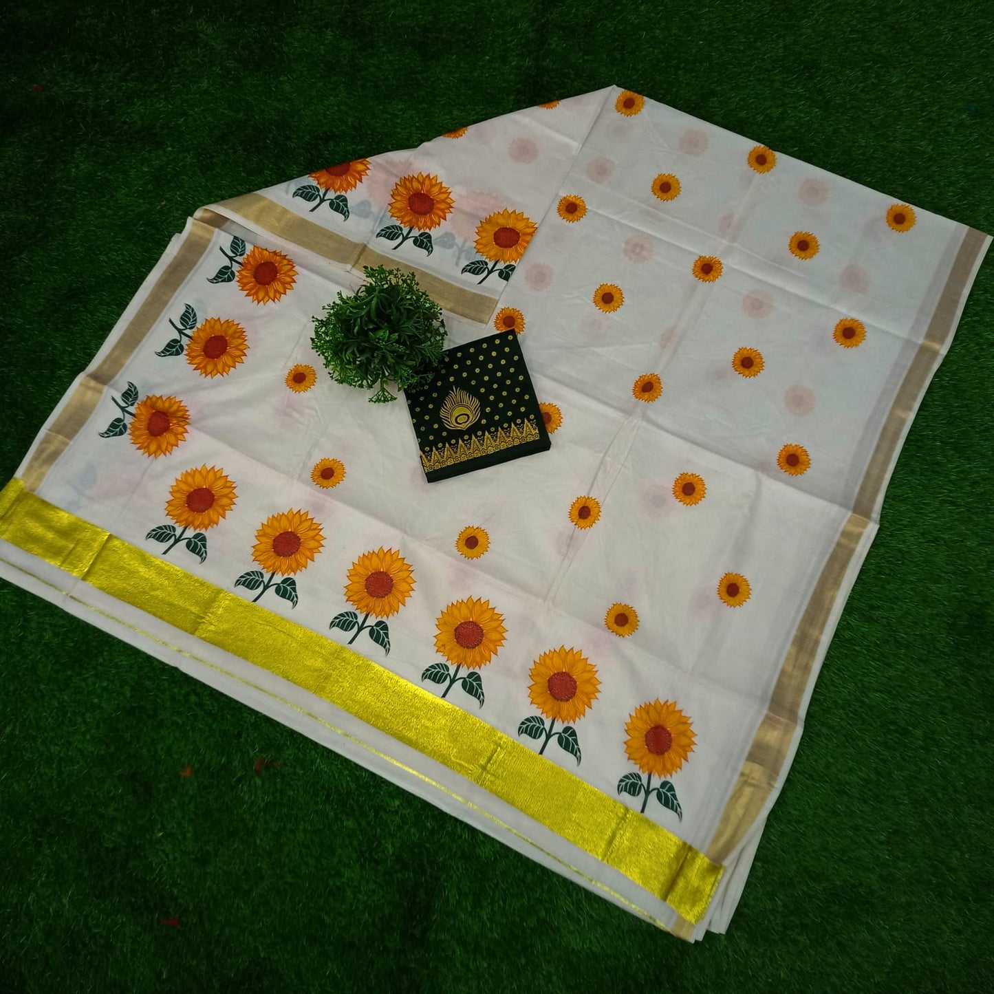 Cotton Saree With Sunflower Print