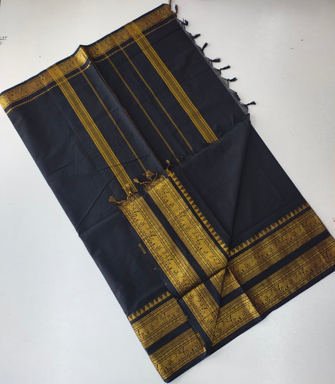 Pure Kanchi Cotton Saree with Rich Zari Border