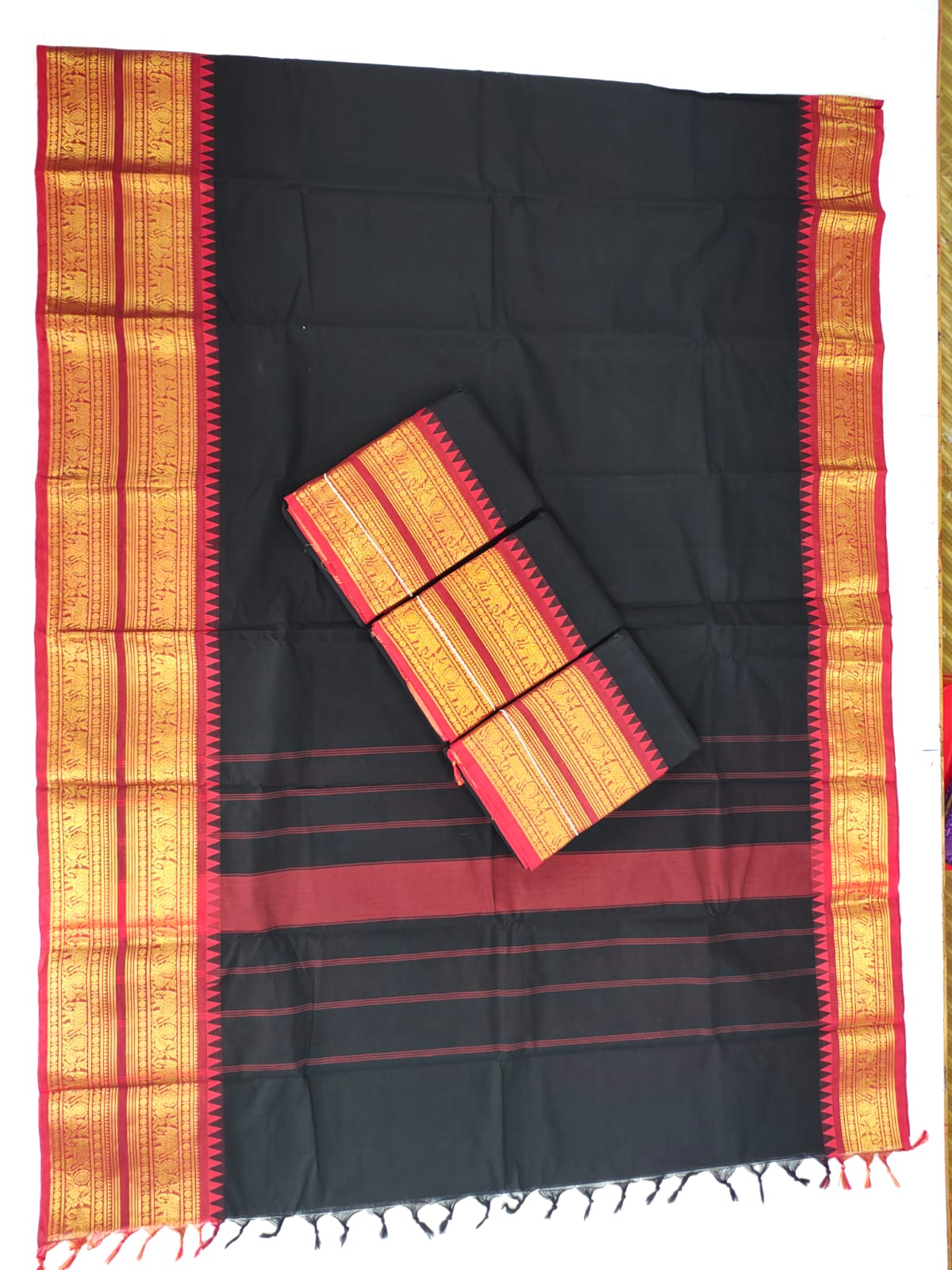 Pure Kanchi Cotton Saree with Rich Zari Border