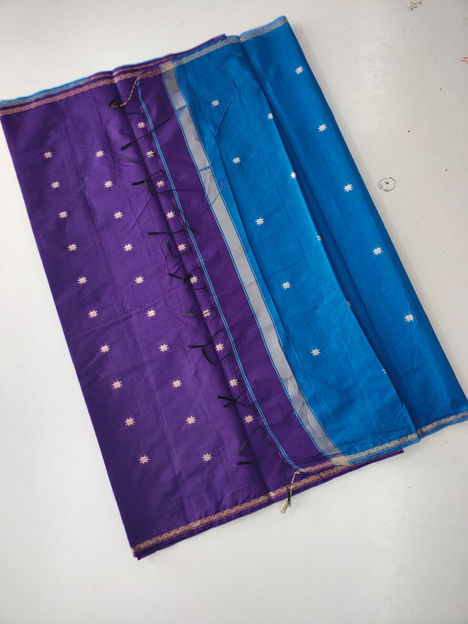 Maheswari Cotton Saree with Small Golden Puttas – | Elegant Traditional Wear