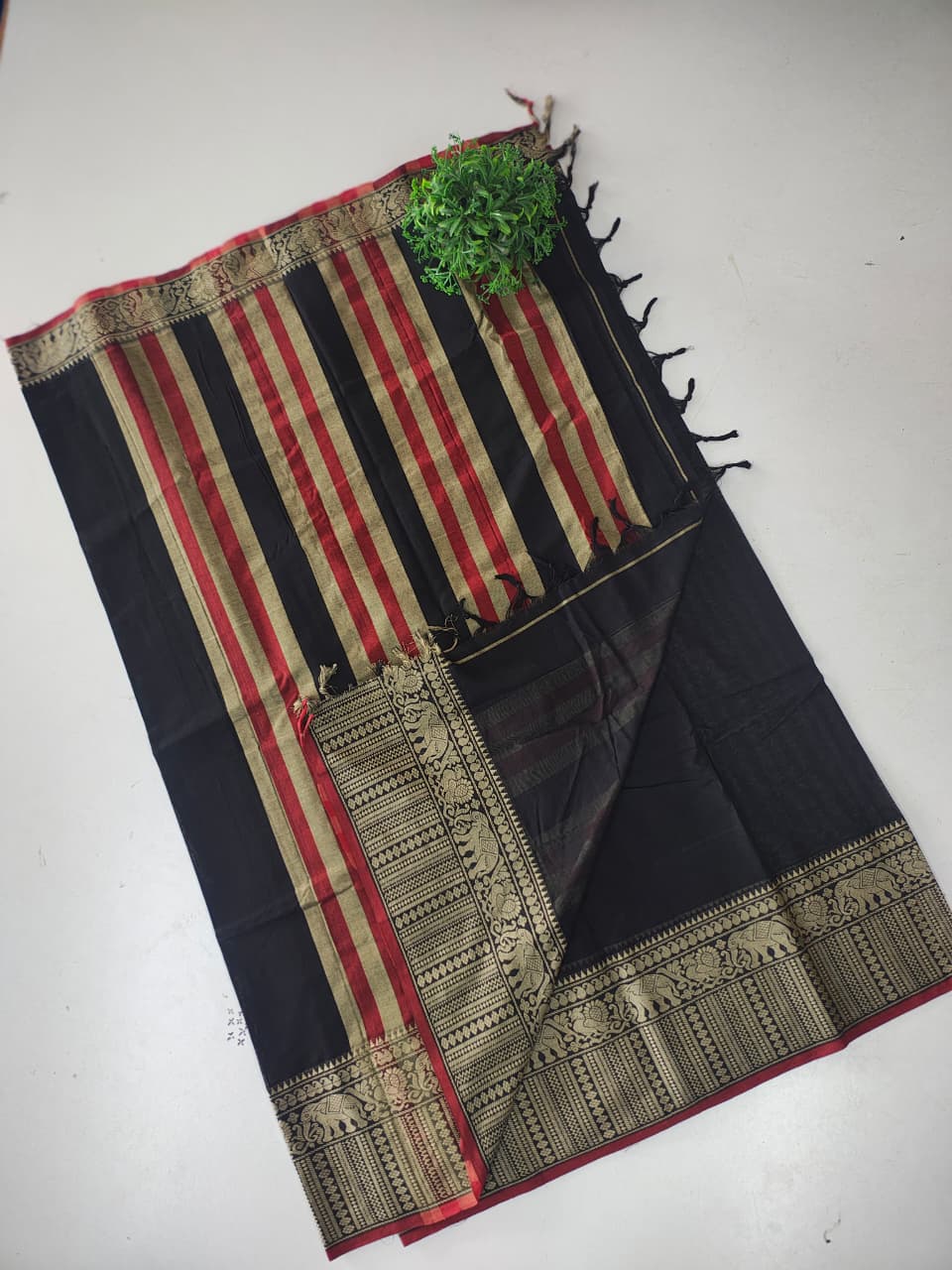 ♥️*Narayanpet Traditional Striped Cotton Saree with Rich Zari Border*♥️