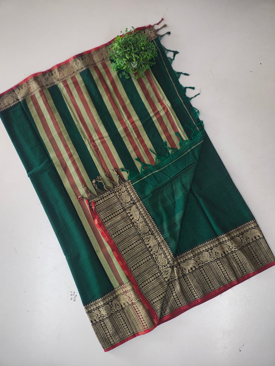 ♥️*Narayanpet Traditional Striped Cotton Saree with Rich Zari Border*♥️