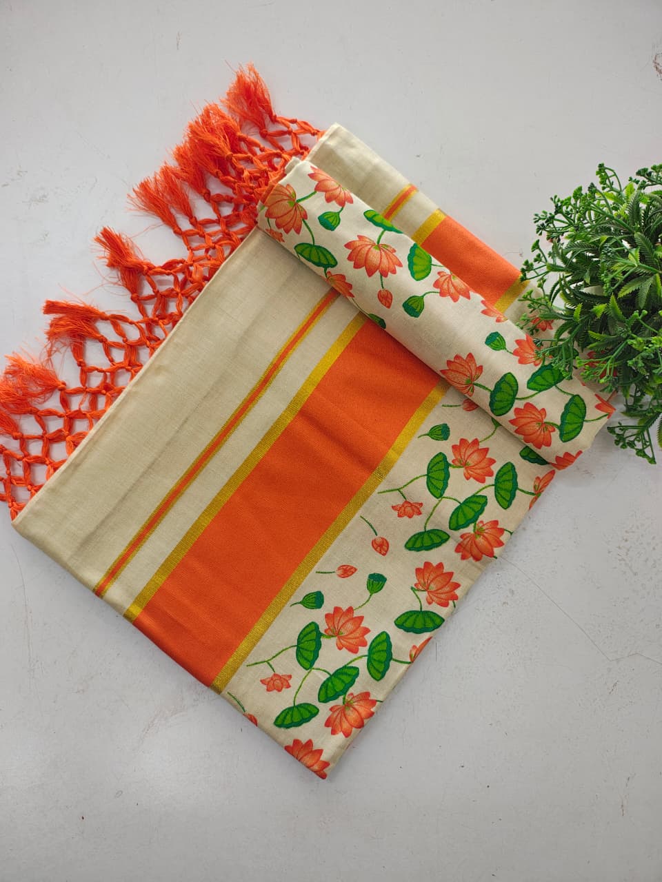 Lotus Print Kerala Tissue Saree with Kasavu Border